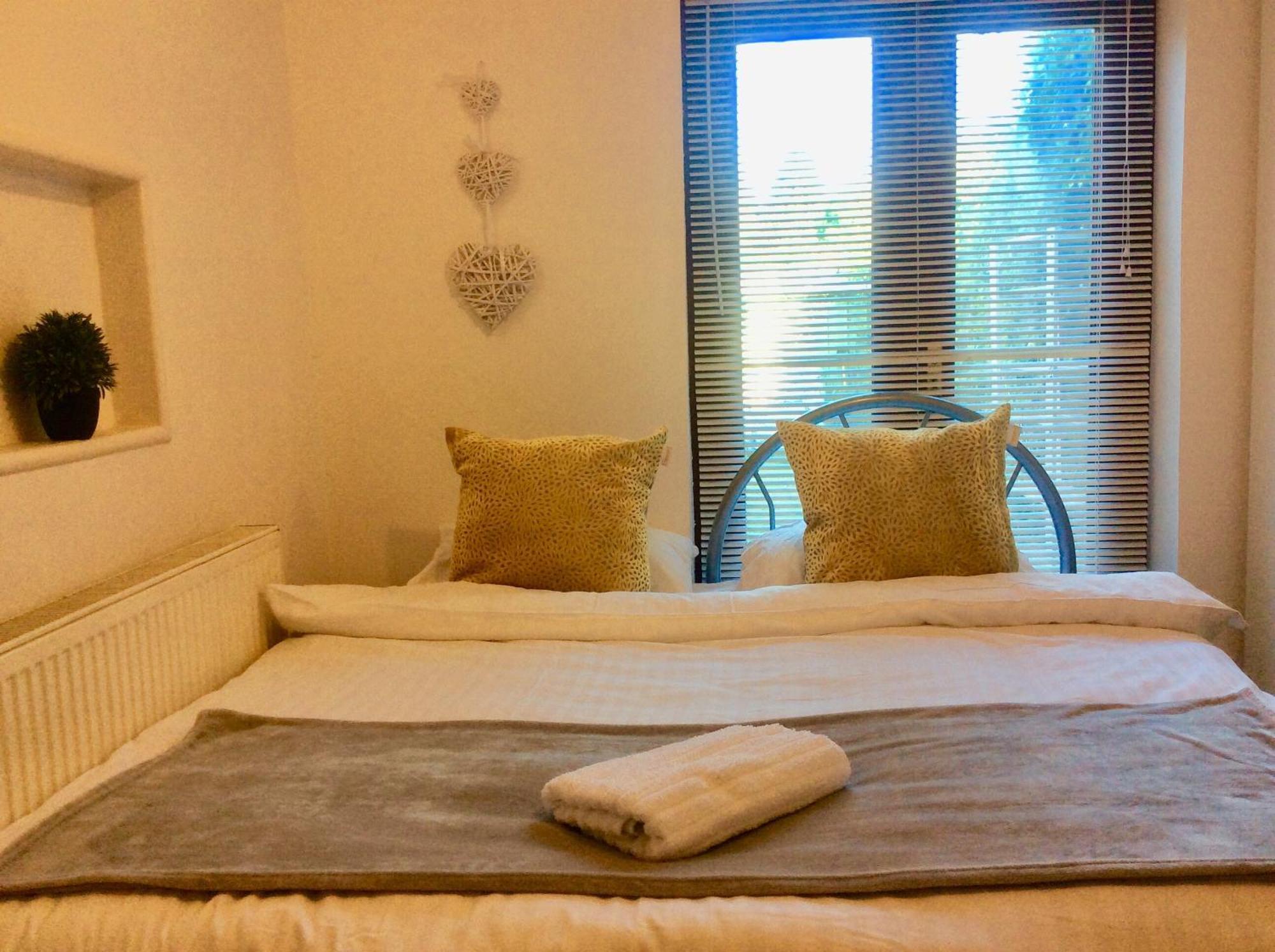 Gateway House Bed & Breakfast ดิดคอท ภายนอก รูปภาพ