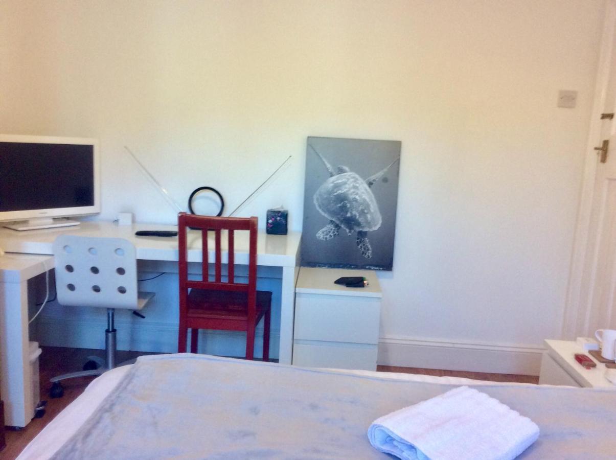Gateway House Bed & Breakfast ดิดคอท ภายนอก รูปภาพ